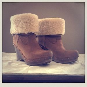 UGG Australia Lynnea Ankle Sheepskin Boots